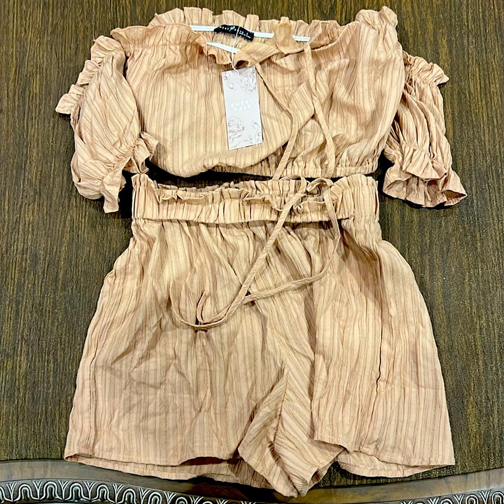 Never worn, Color Khaki size small